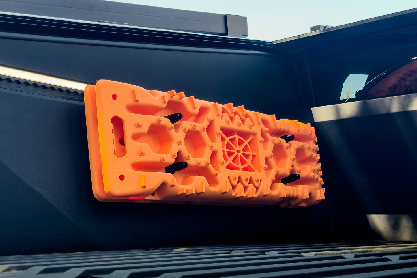 Vault (Bed) L-Track Brackets for Vertical Panels